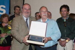 ENTREGA DE PLACAS A LOS HOMENAJEADOS POR JUBILACIÓN