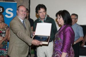 ENTREGA DE PLACAS A LOS HOMENAJEADOS POR JUBILACIÓN