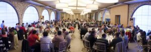 El salón con todos los asistentes