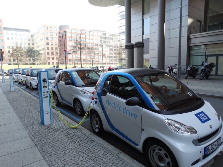 electric-car-674862_960_720