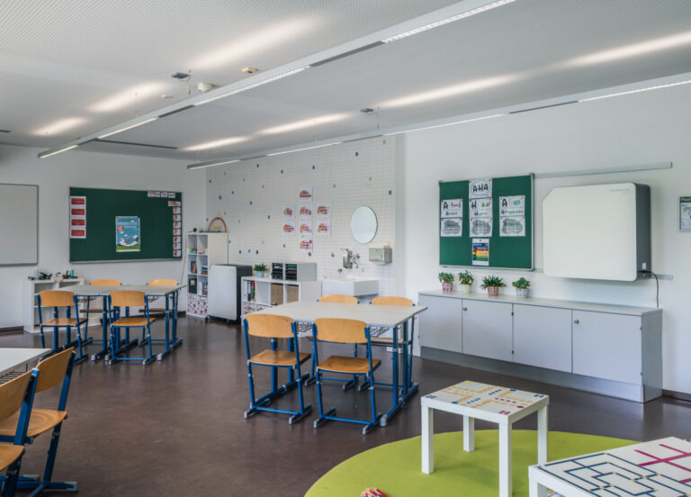 asset-14408172_case_study_uvc_air_disinfection_middle_school_garching