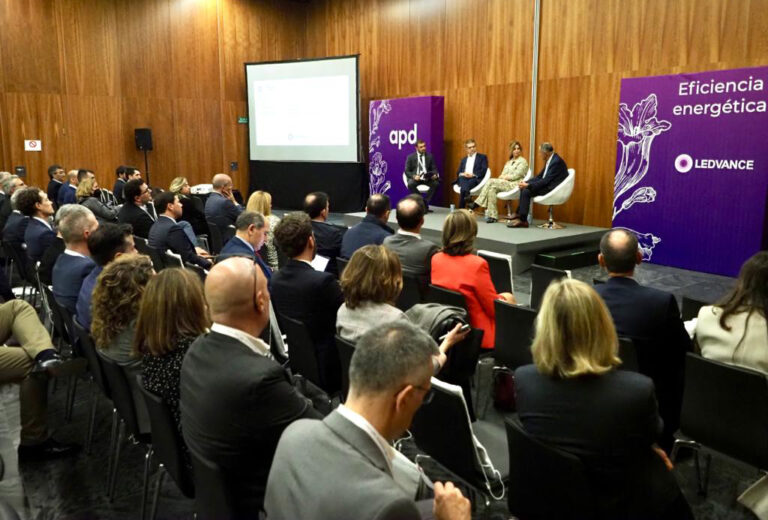 Éxito de afluencia en la sesión sobre eficiencia energética que lideró LEDVANCE durante el Congreso APD