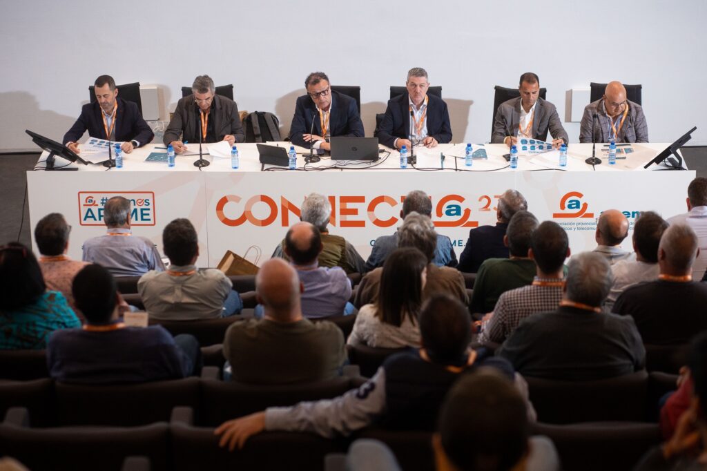 APEME congrega al sector eléctrico y de telecomunicaciones de la provincia de Alicante en Connecta‘23