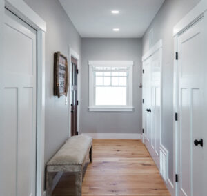 asset-13147459_recessed_ceiling_lighting_in_hallway_cool_white_cropped