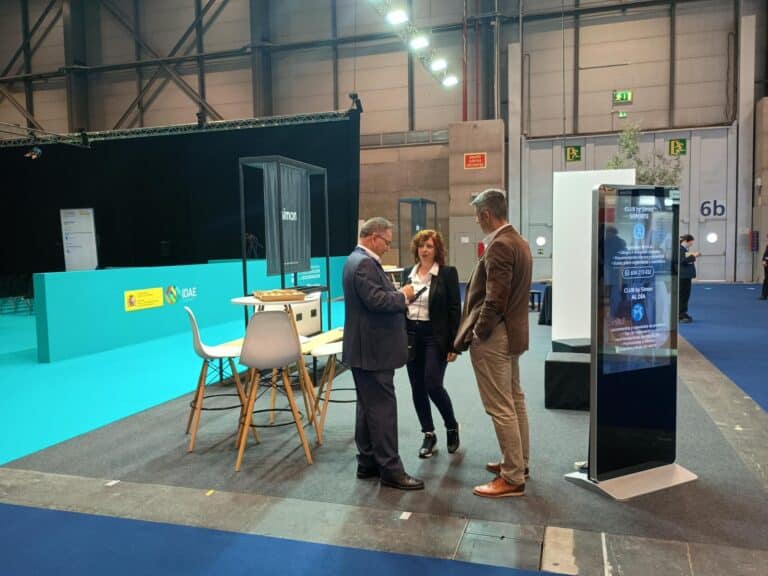 Simon, patrocinador principal de la Semana Internacional de la Electrificación y Descarbonización en MATELEC / GENERA 2025, presenta CLUB by Simon como apuesta estratégica para instaladores