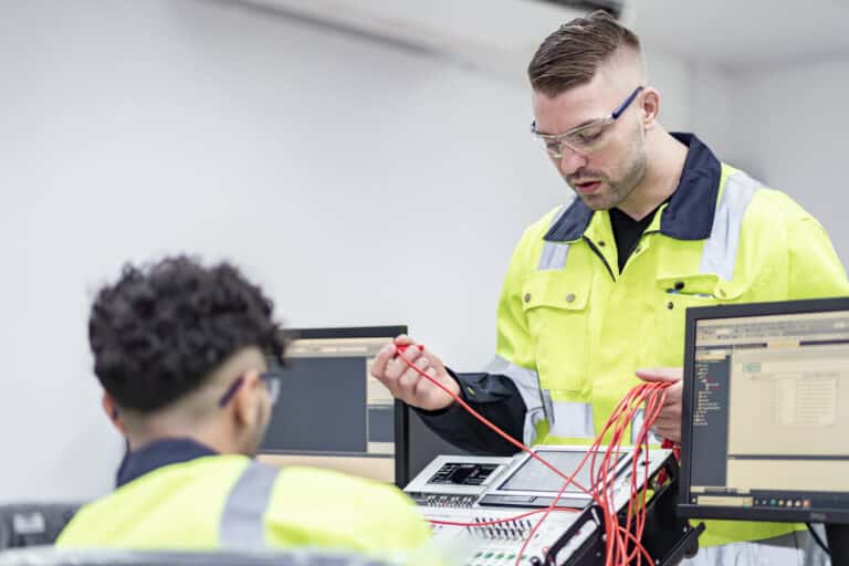 Instalador eléctrico de FP en la ciudad de Alicante APEME