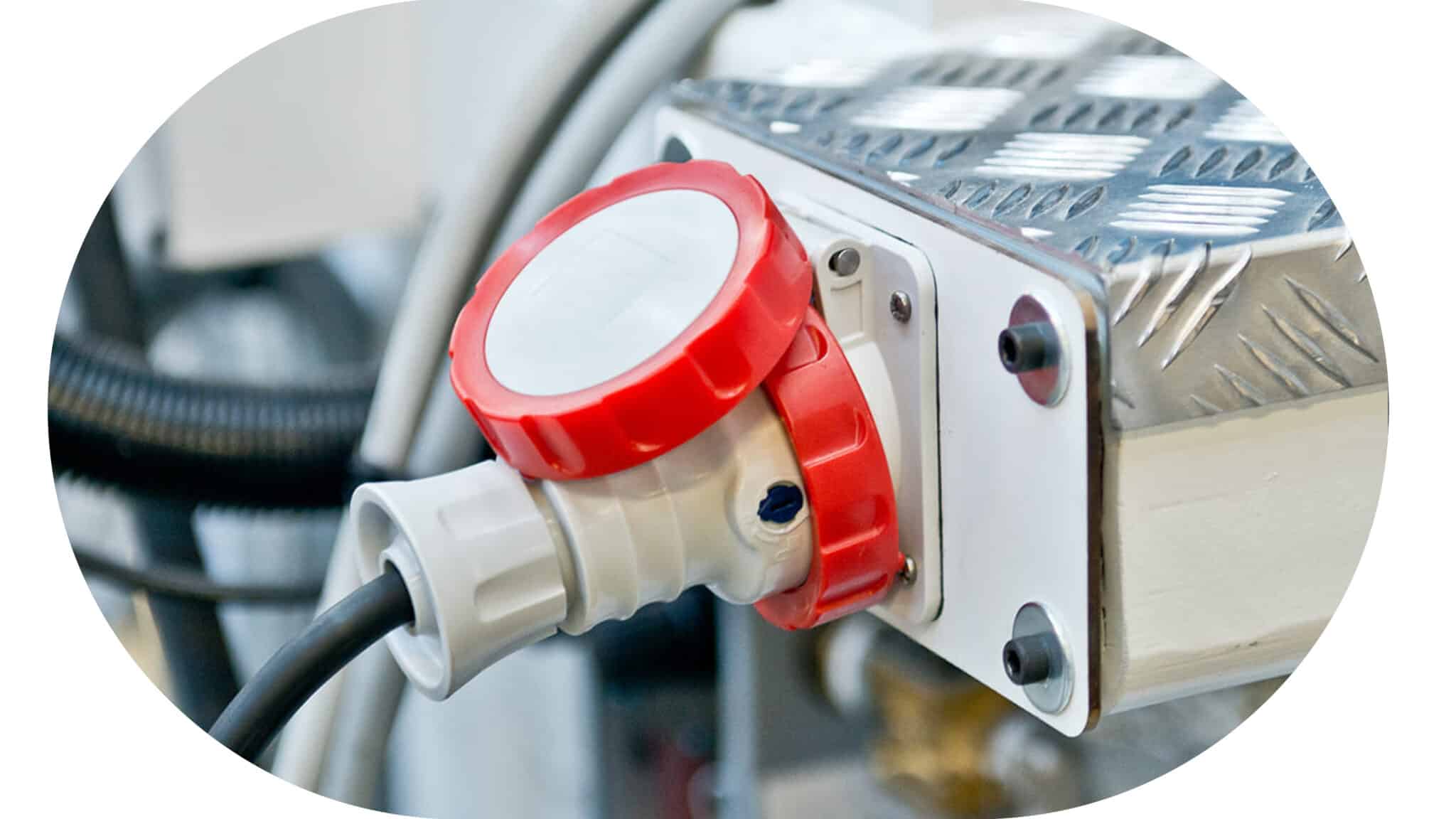 Referencias horarias en tomas IEC 309. Gewiss