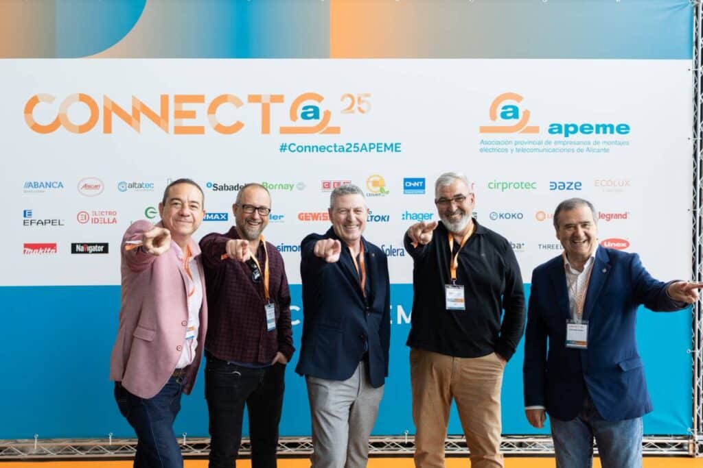 Connecta 2026 es el evento de referencia del sector eléctrico y de telecomunicaciones en Alicante. Networking, exposición y asamblea APEME el 27 de marzo de 2026.