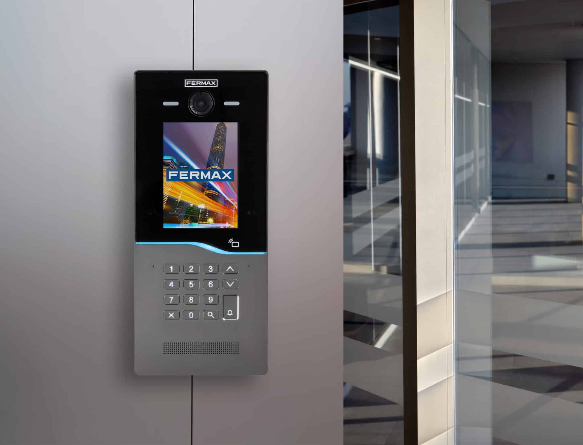 Fermax conecta sus placas de calle 4G Connect con la tecnología IoT de Telefónica Tech