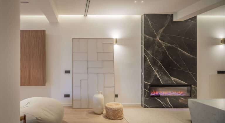 Arquitectura y detalle: Simon integra su serie Simon 270 en dos viviendas contemporáneas del estudio Blanes Urigoitia